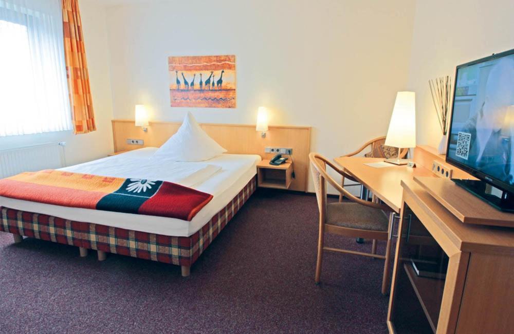 Hotel Lindenkrug Gütersloh Extérieur photo