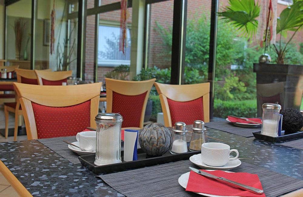 Hotel Lindenkrug Gütersloh Extérieur photo