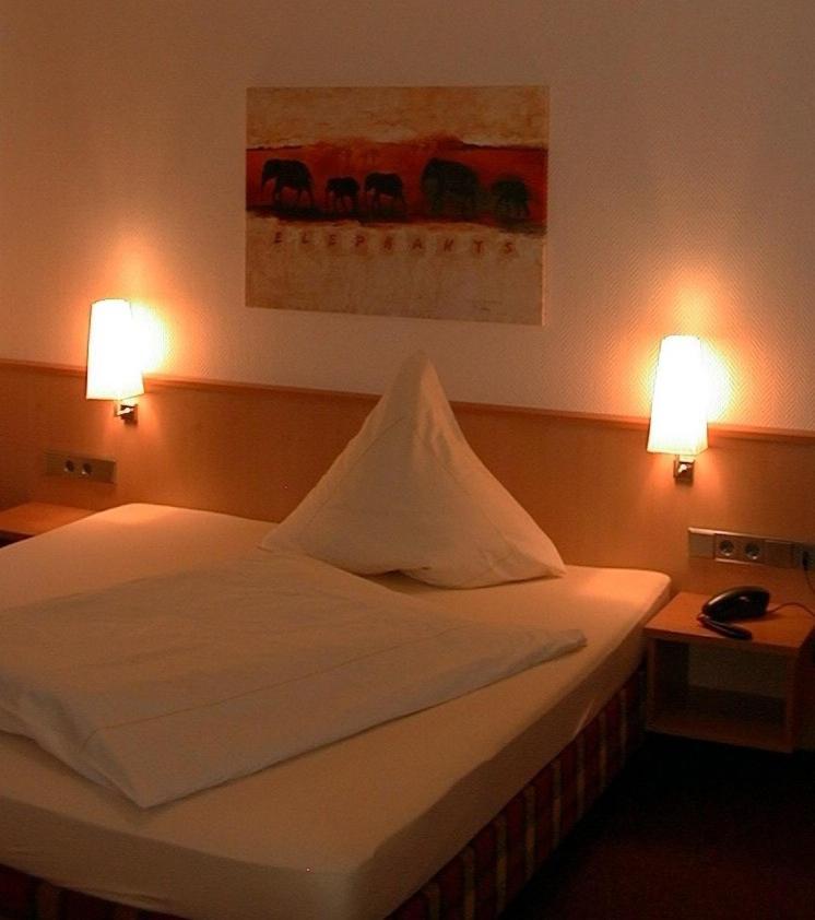 Hotel Lindenkrug Gütersloh Extérieur photo