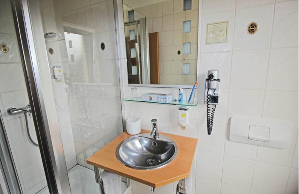 Hotel Lindenkrug Gütersloh Chambre photo