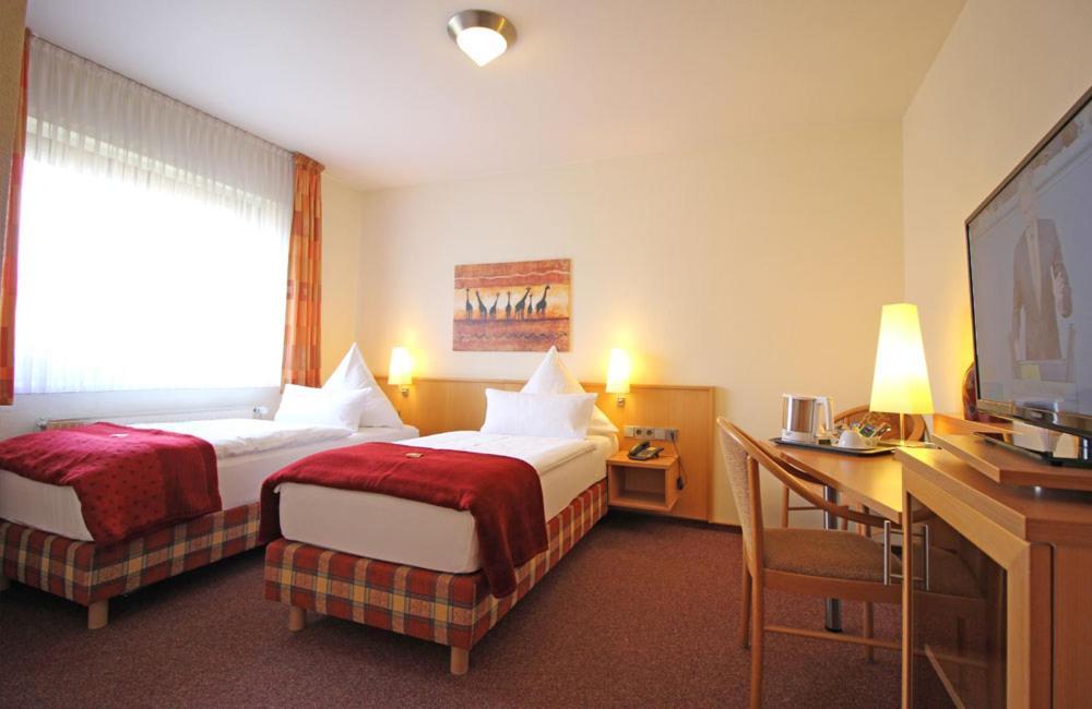 Hotel Lindenkrug Gütersloh Extérieur photo
